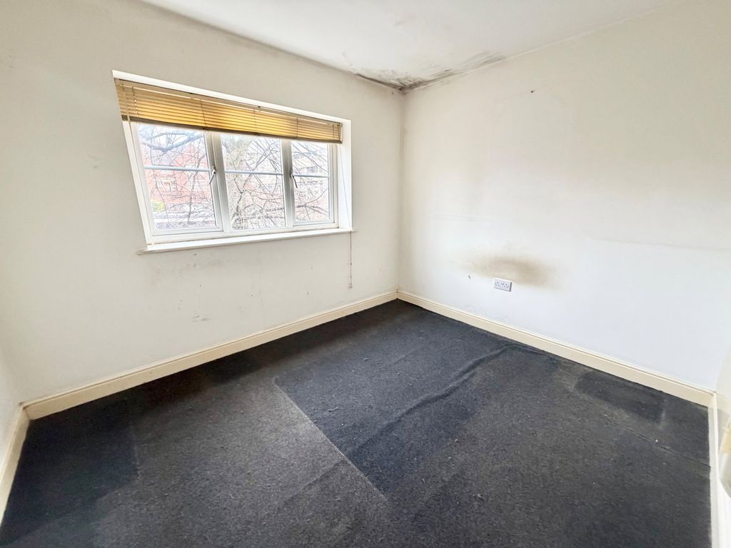 Property photo 3 of 4