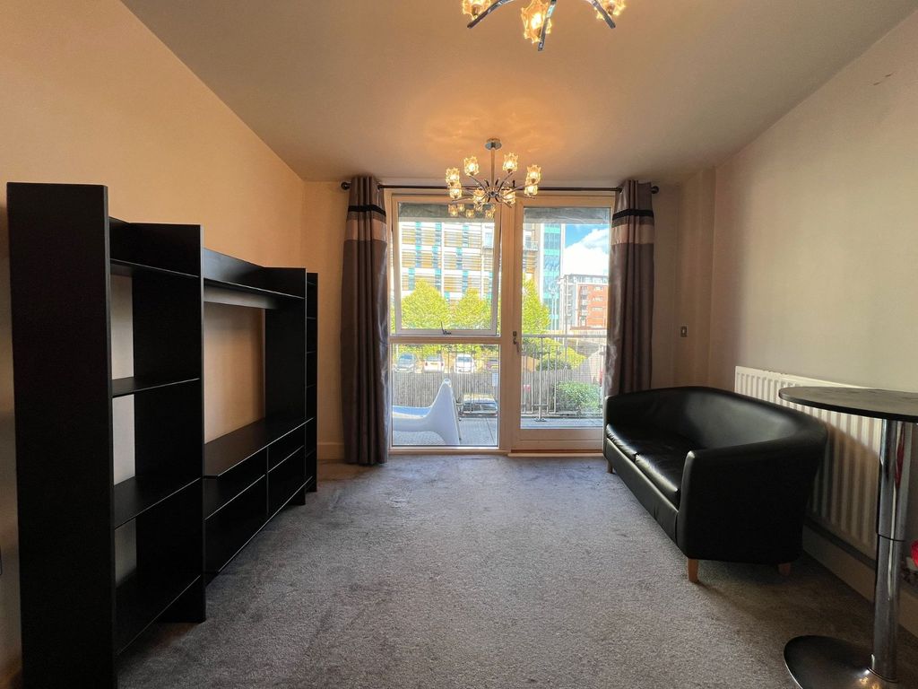 Property photo 3 of 8 Picture No. 06