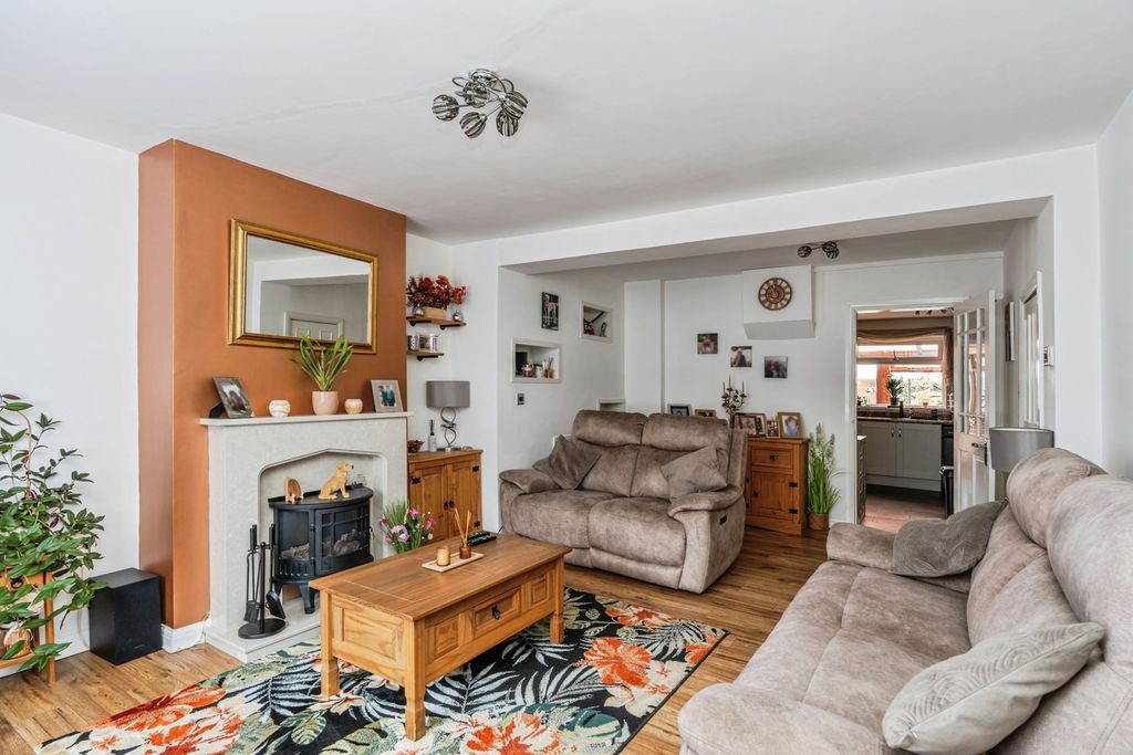 Property photo 2 of 24 Pbox-Img.Jpg