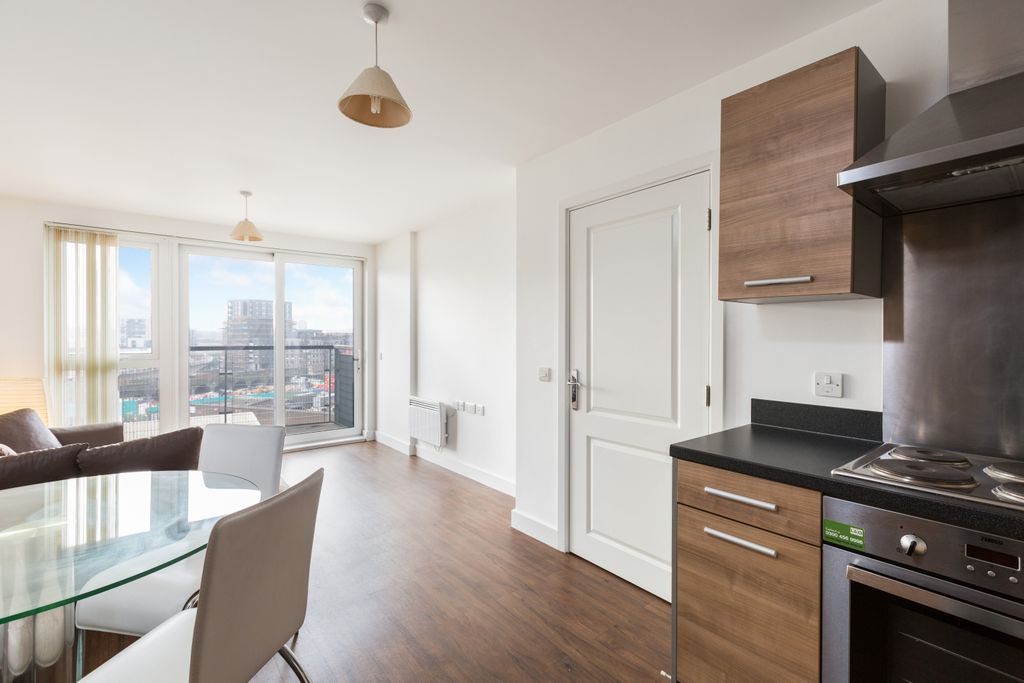 Property photo 2 of 7 Kitchen