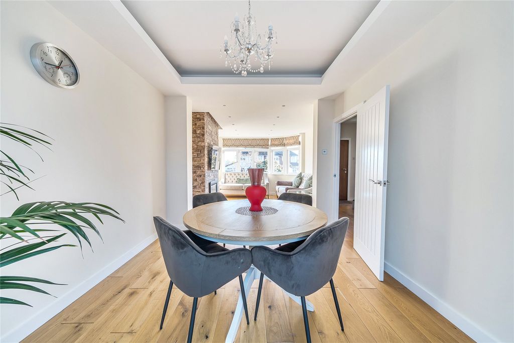 Property photo 3 of 21 Picture No. 28