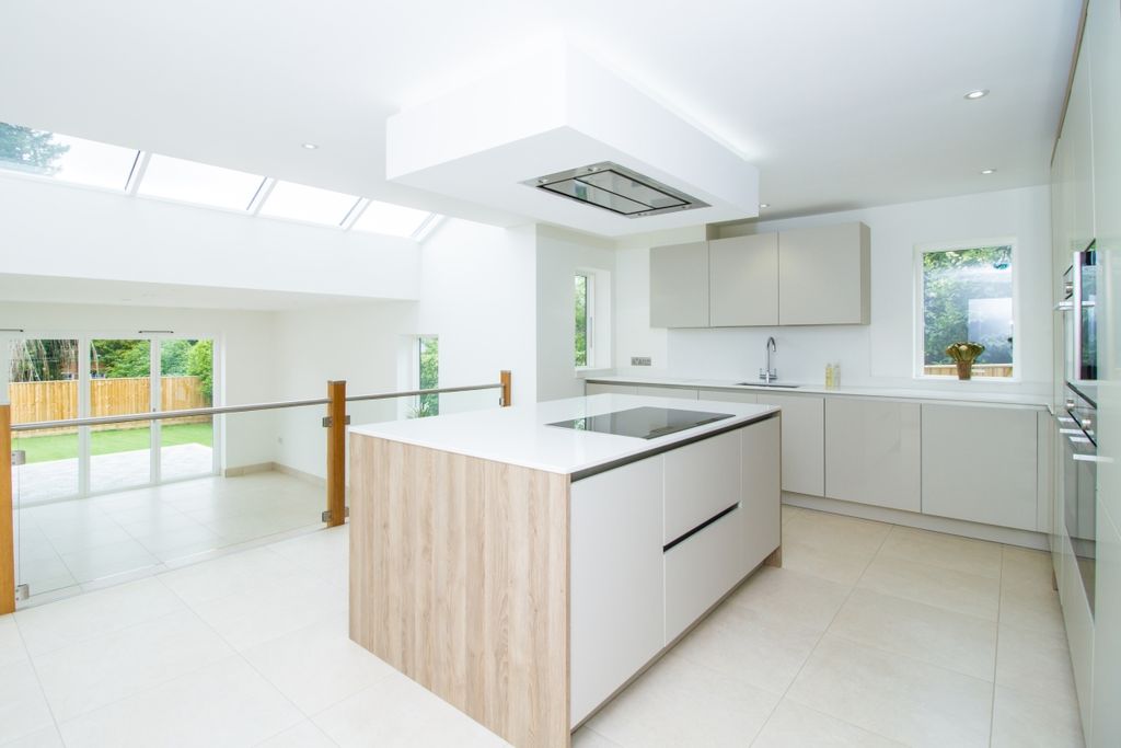 Property photo 3 of 11 2