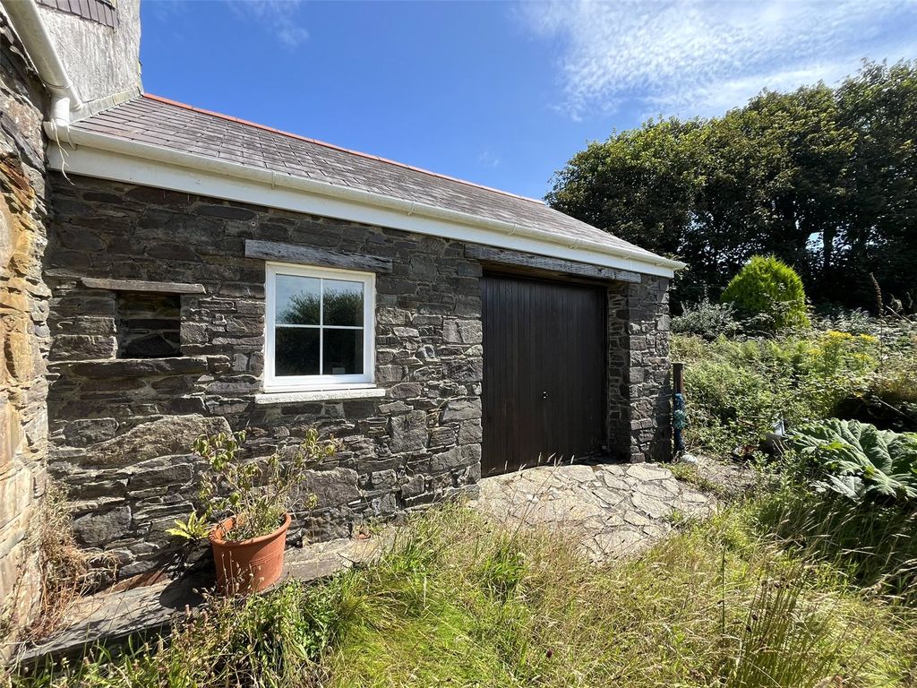 Property photo 2 of 35 Picture No. 18