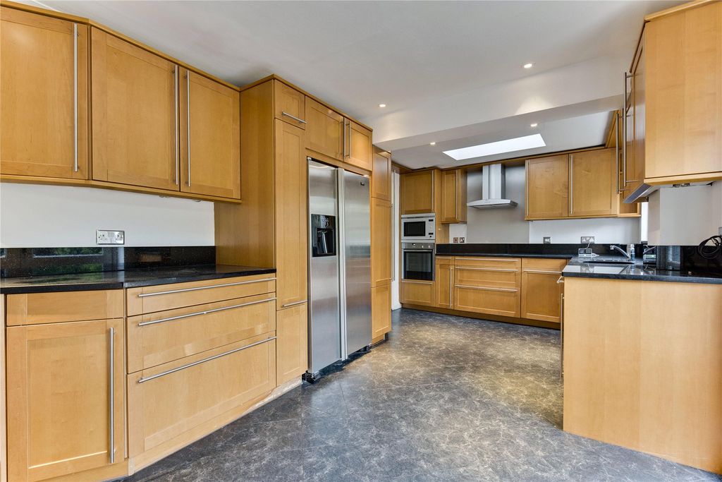 Property photo 2 of 10 2