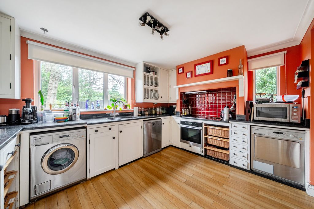 Property photo 3 of 19 Picture No. 12