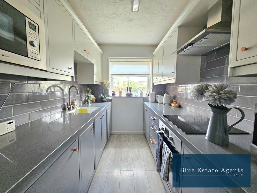 Property photo 2 of 13 Kitchen