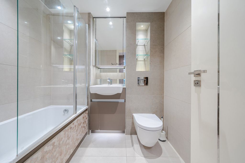 Property photo 3 of 22 En-Suite