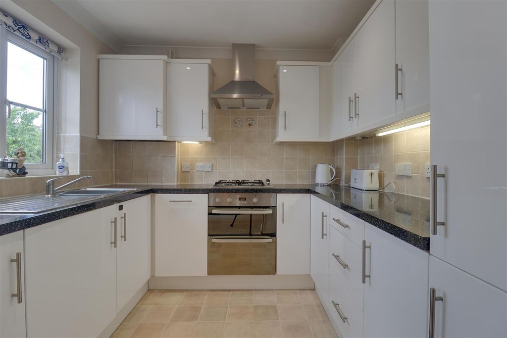 Property photo 2 of 16 Bb84D2D8-099D-4759-A167-83E3F8Cae5Cf.Jpeg