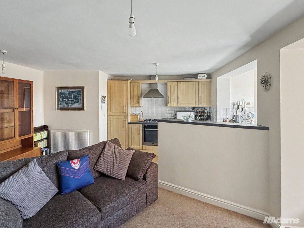 Property photo 2 of 13