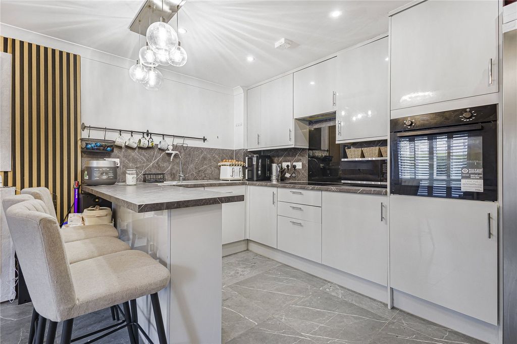 Property photo 2 of 15 Picture No. 08