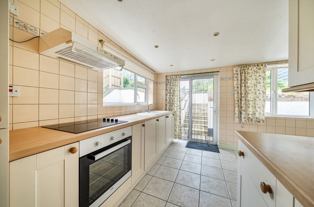 Property photo 3 of 21 1463584-9-6A0Df1E...