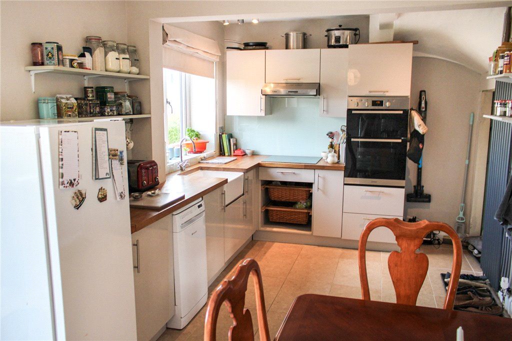 Property photo 3 of 20 Kitchen