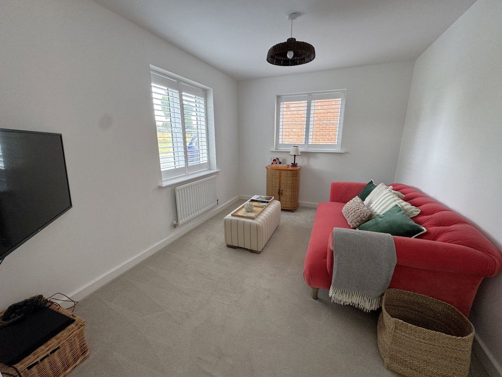 Property photo 3 of 17