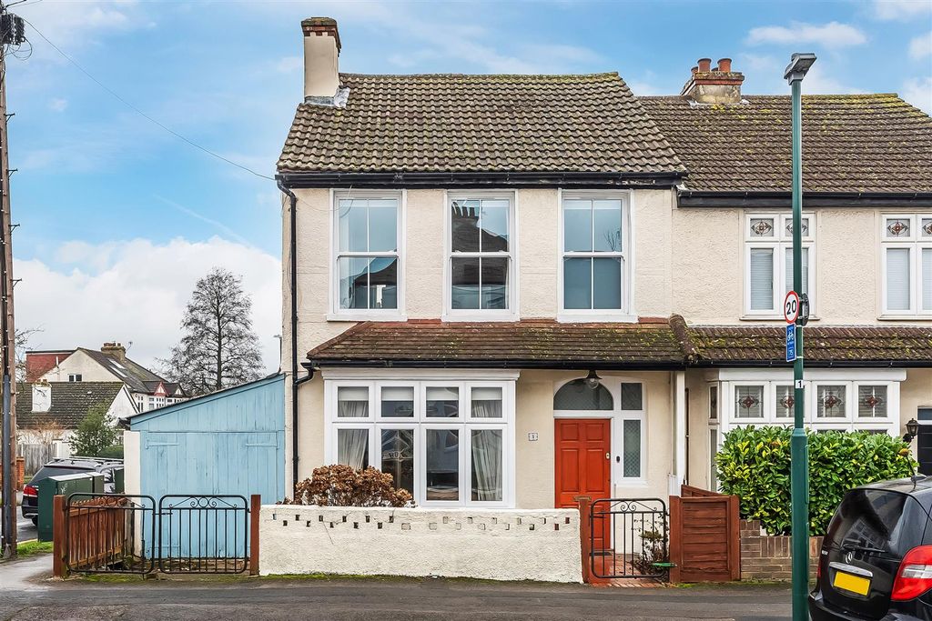 Property photo 1 of 23 1-Sunningdale-Road-24-Copy.Jpg