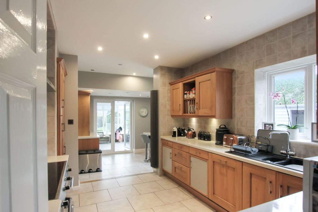 Property photo 3 of 26 Kitchen