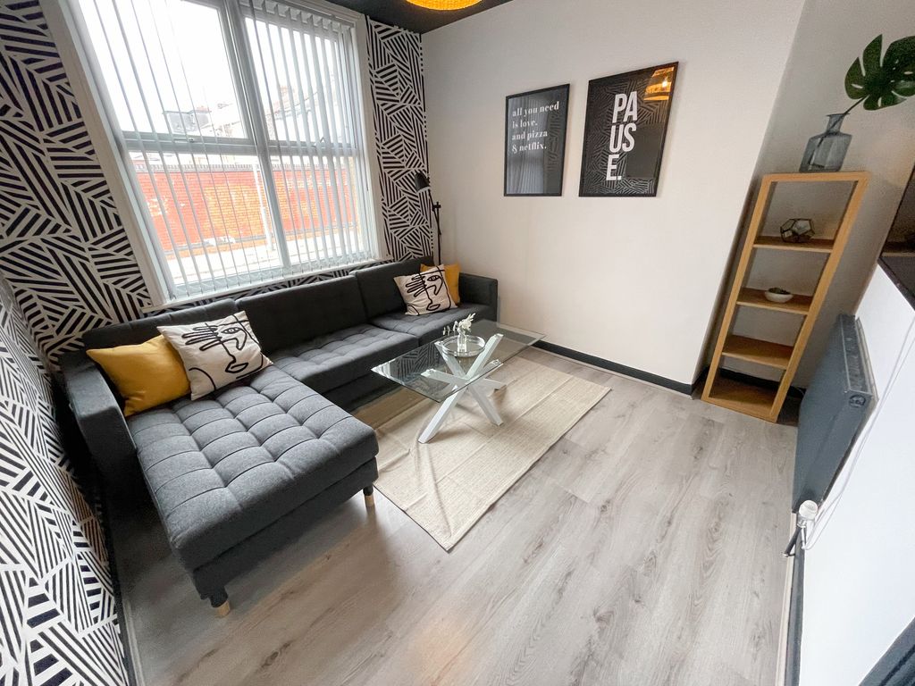 Property photo 1 of 12 42 Brae22