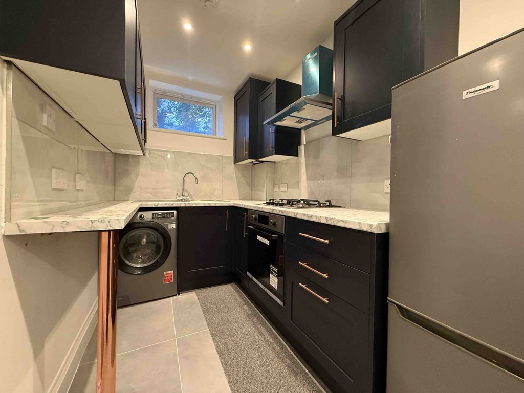 Property photo 2 of 6 Gallery