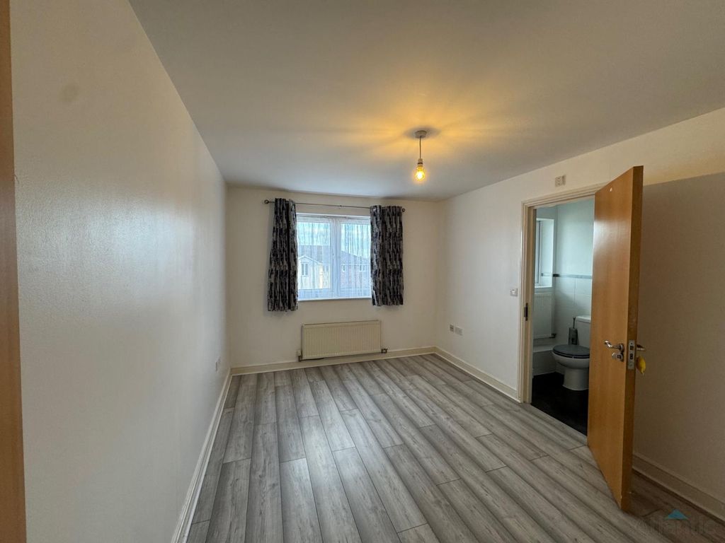 Property photo 3 of 8 Gallery