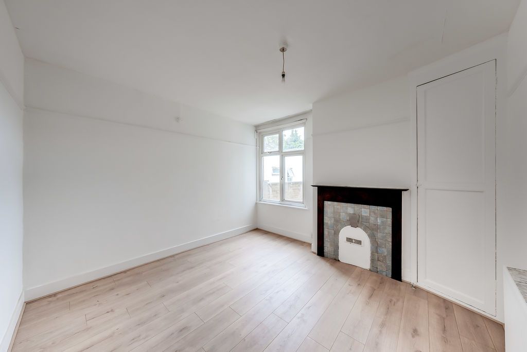 Property photo 3 of 19 Photo 10