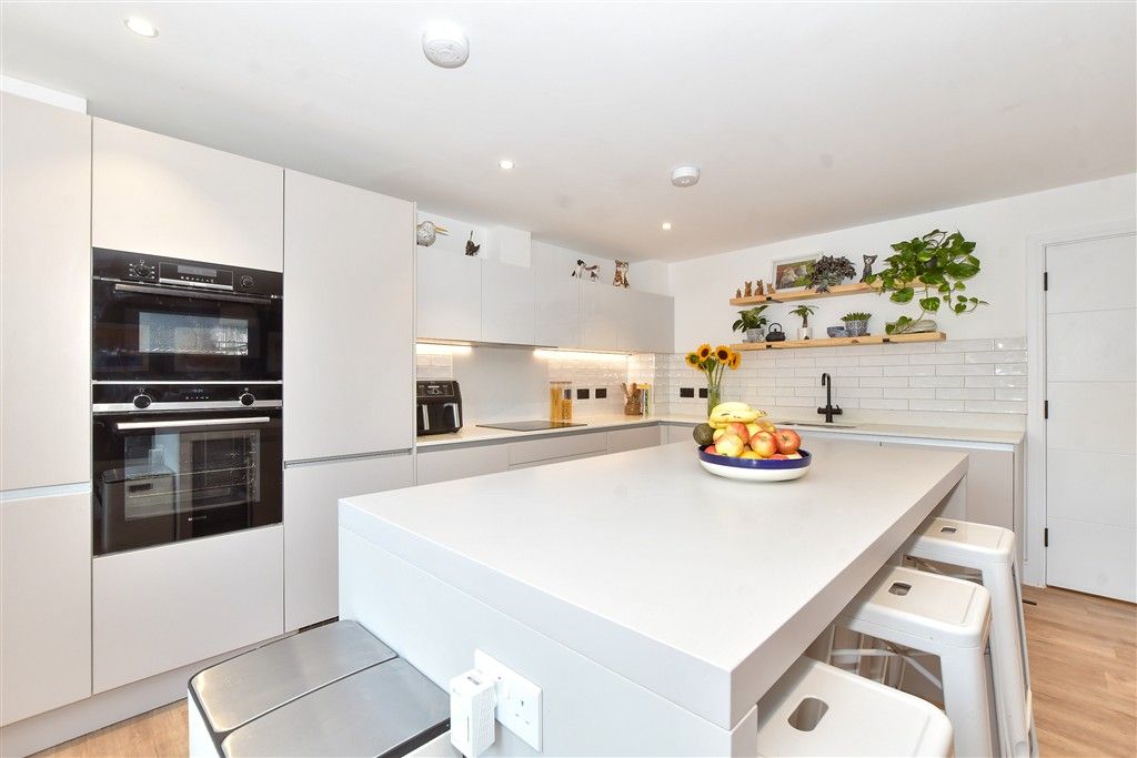 Property photo 3 of 17 Kitchen/Diner