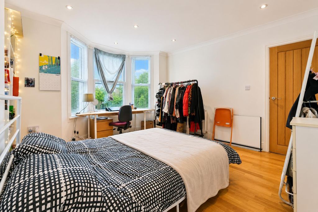 Property photo 3 of 8 Shooters Bed3.Png