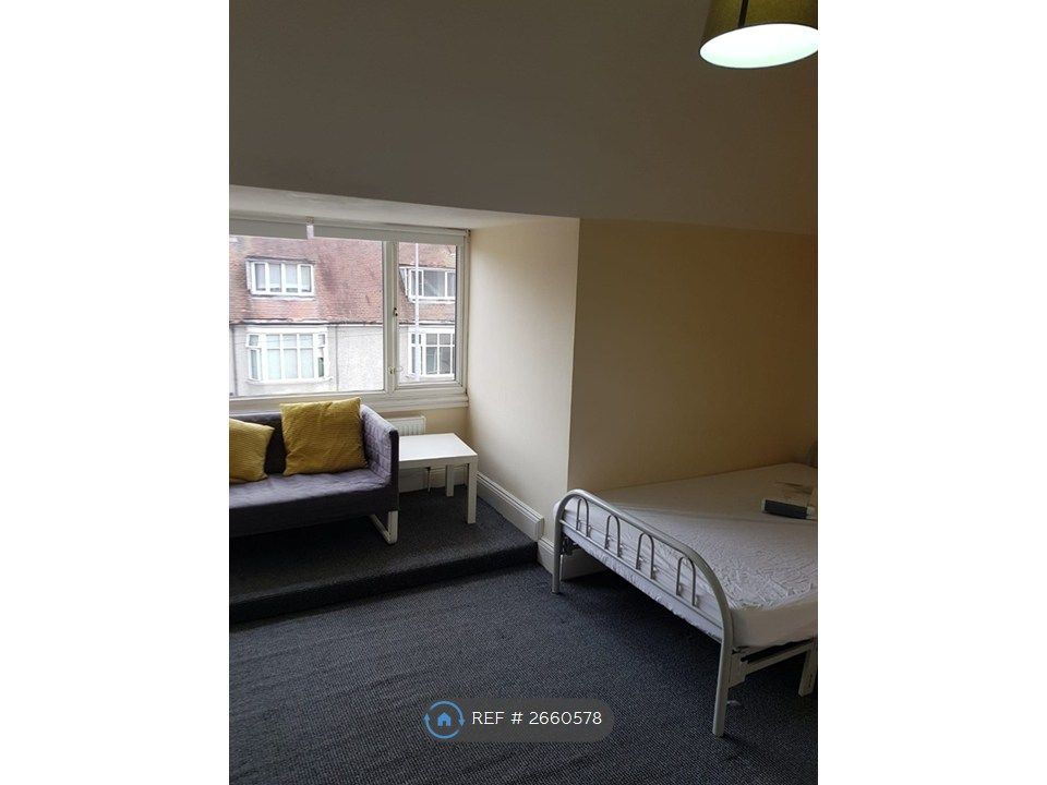 Property photo 3 of 24