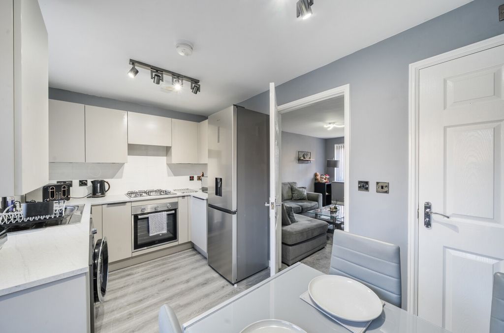 Property photo 3 of 17 1387089-5-6939559...