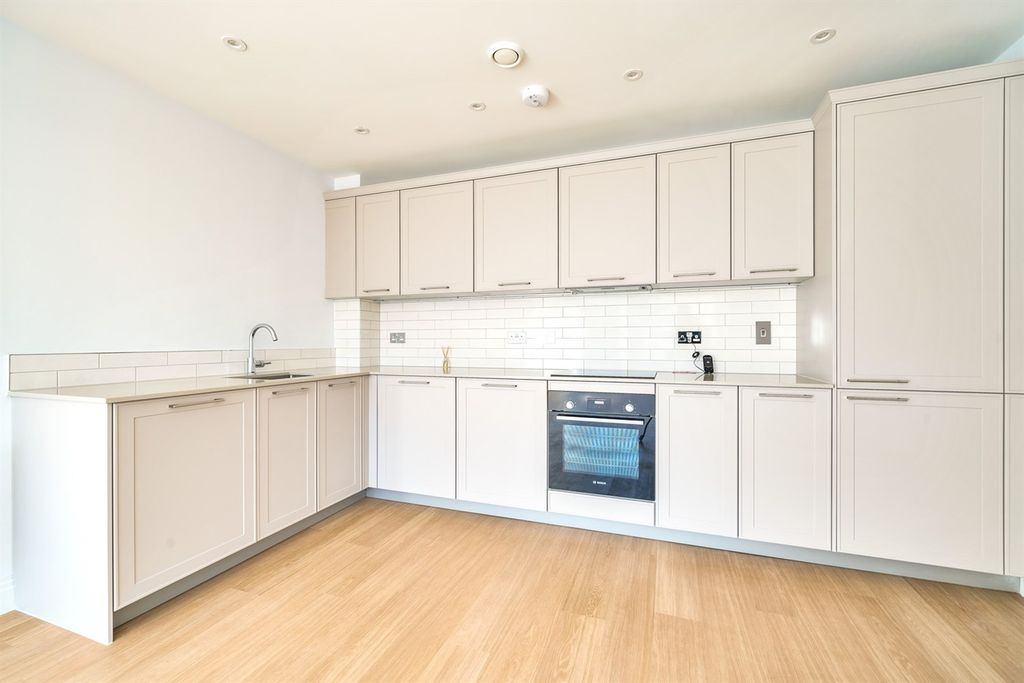 Property photo 2 of 7 Kitchen