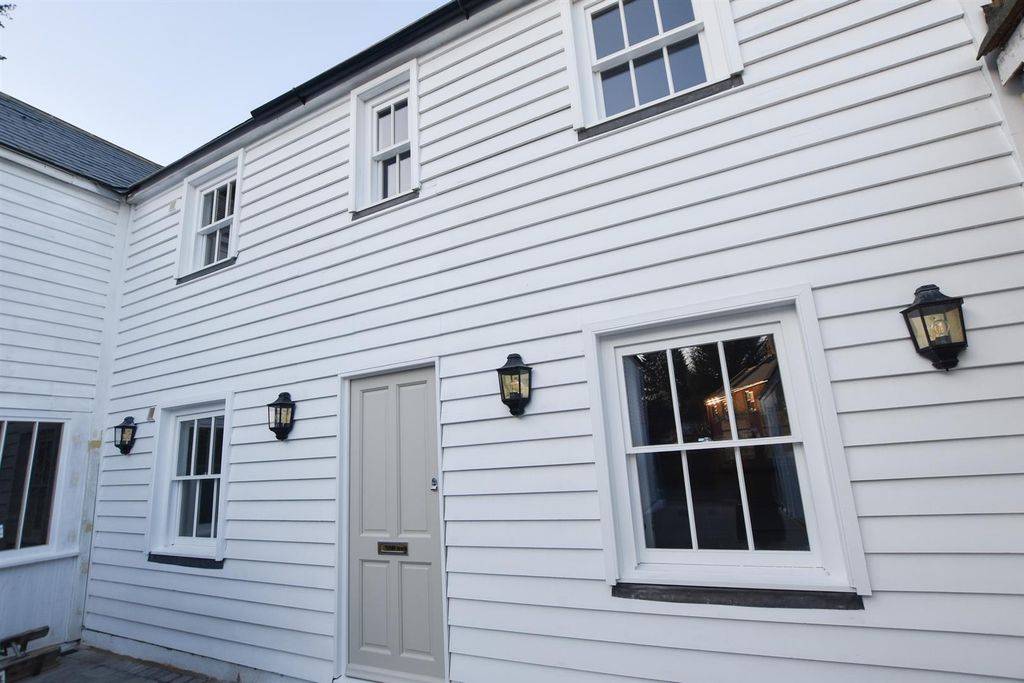 Property photo 1 of 13 Front External