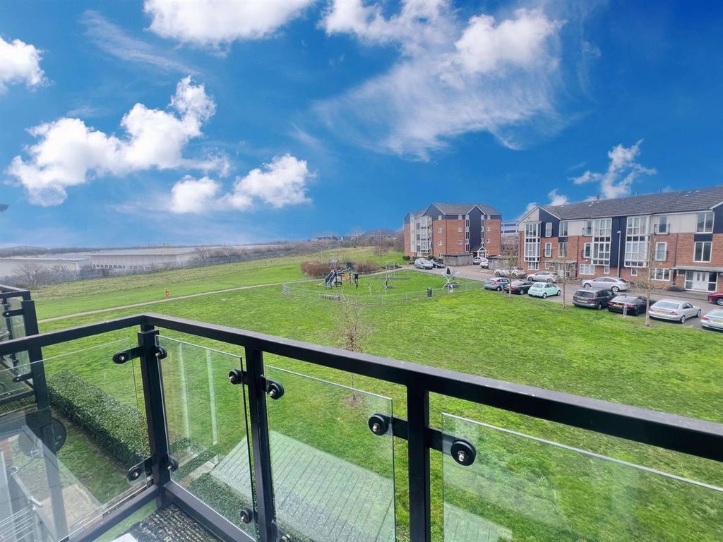 Property photo 3 of 15 62c23156-12Cb-489F-8A99-Efef26d7E77d.Jpg