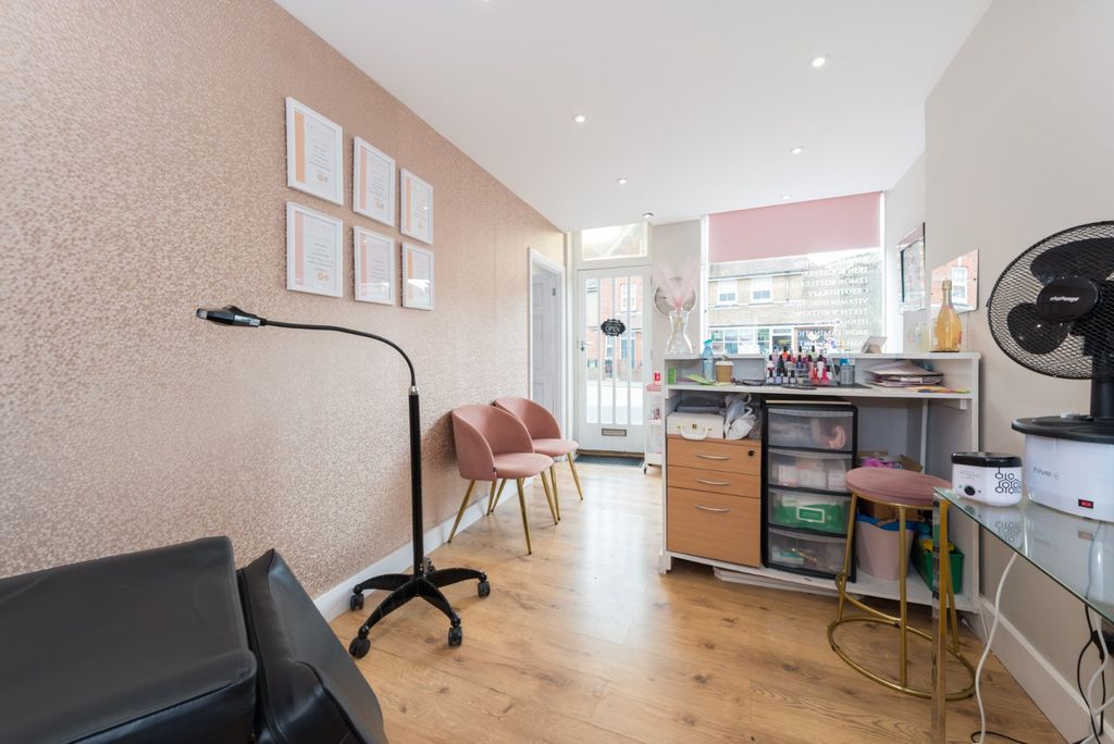 Property photo 2 of 21 Picture No. 20