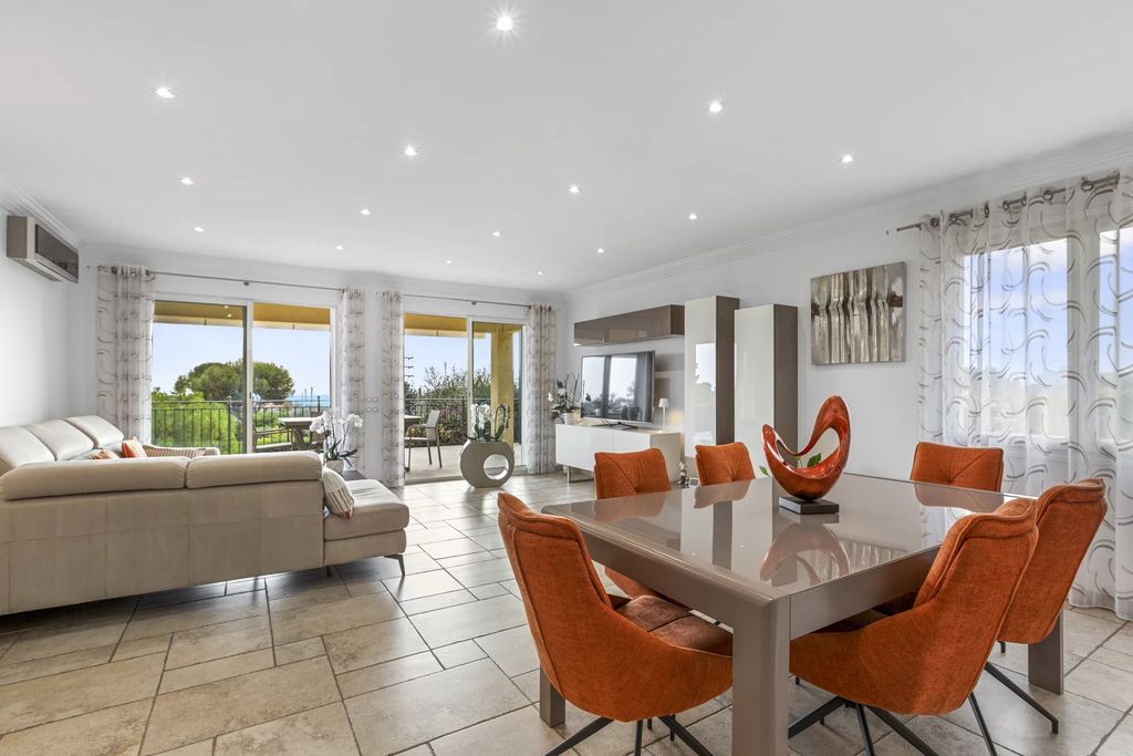 Property photo 2 of 25