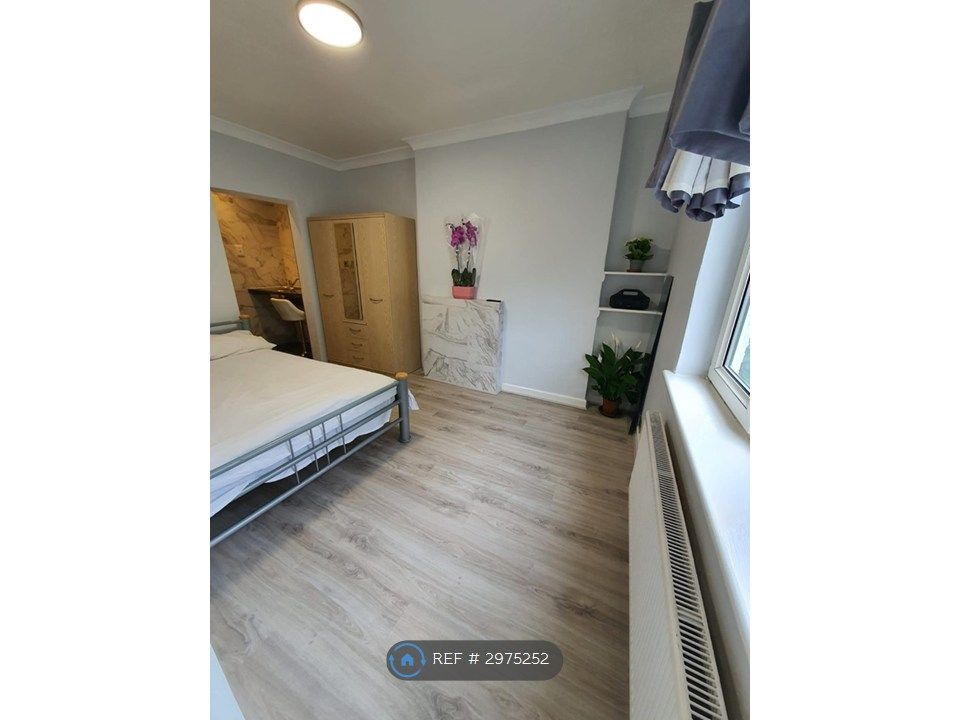 Property photo 2 of 5 Main Room V2