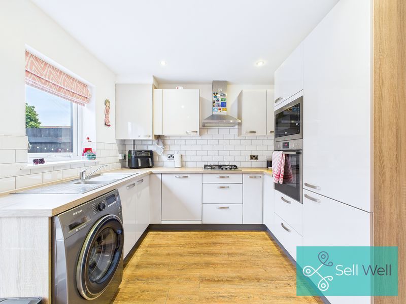 Property photo 3 of 30 Kitchen