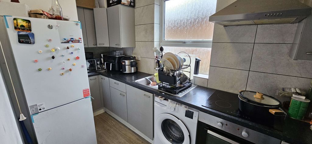 Property photo 3 of 9 Gallery