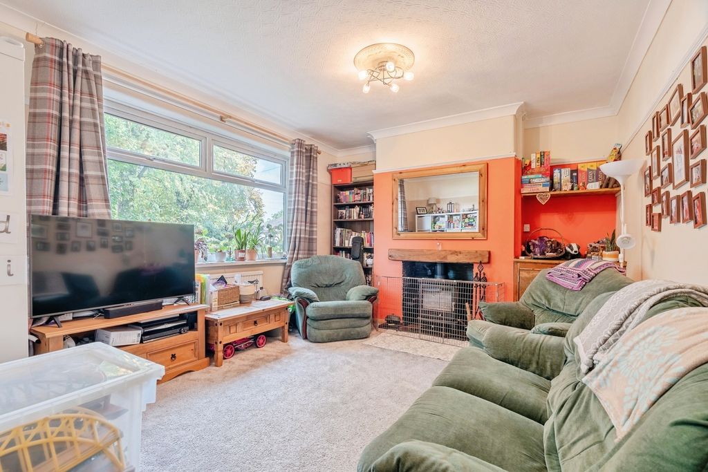 Property photo 2 of 17 Photo