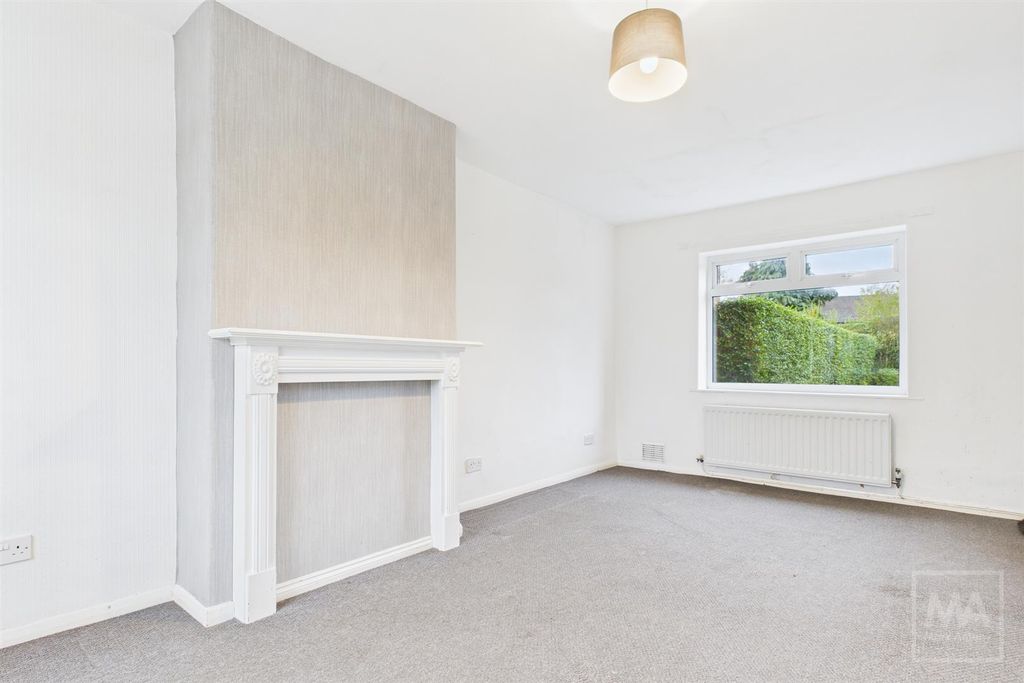 Property photo 2 of 15 Lounge