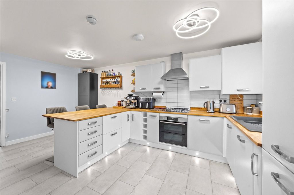 Property photo 2 of 19 Picture No. 04