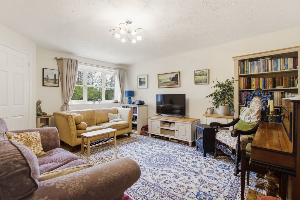 Property photo 2 of 19