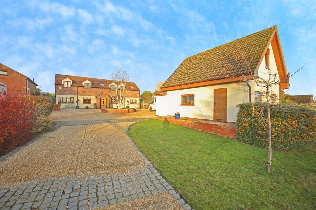 Property photo 1 of 34