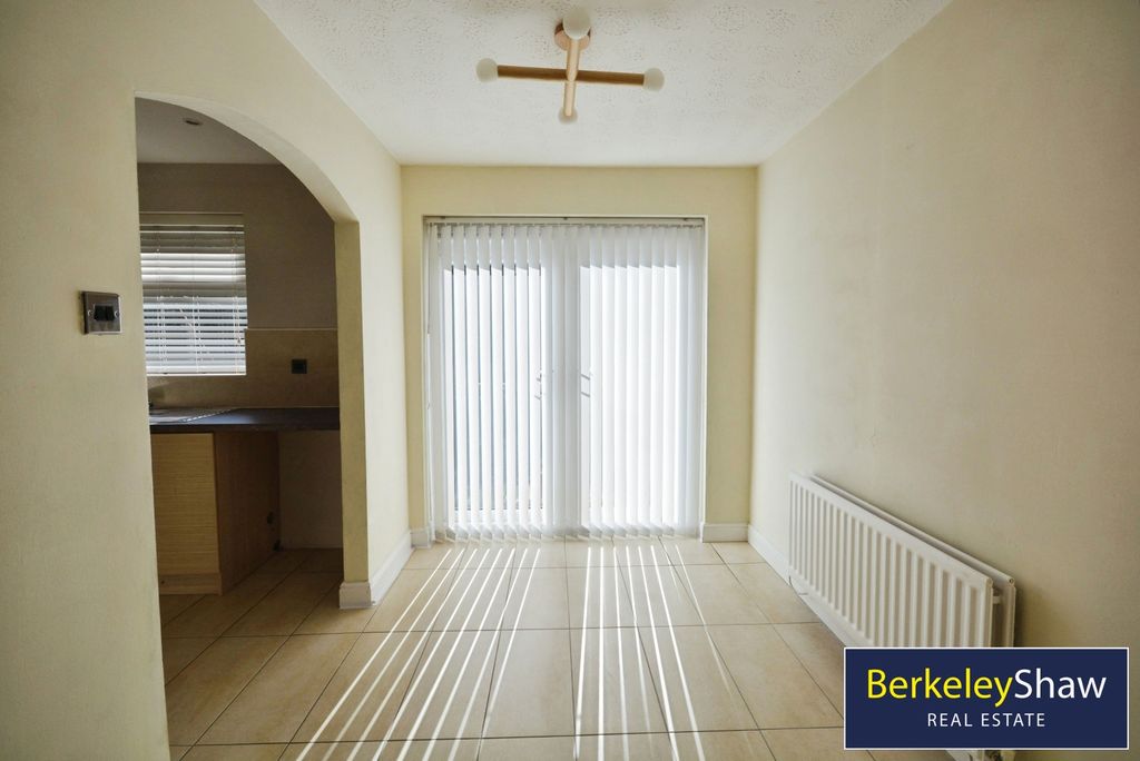 Property photo 3 of 14 Pbox-Img.Jpg