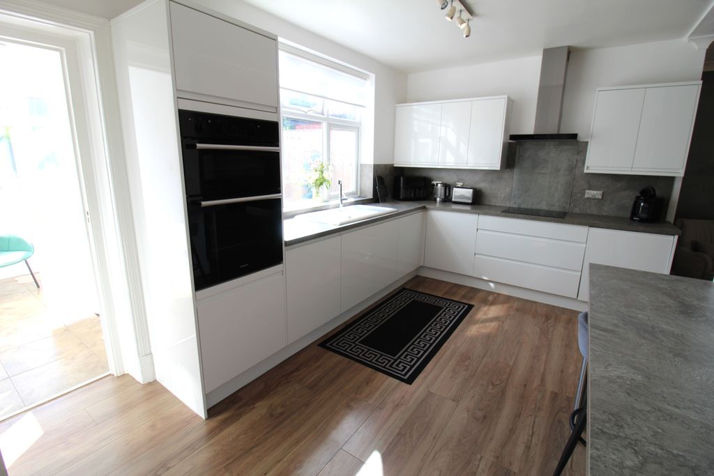 Property photo 2 of 39 Img_7647