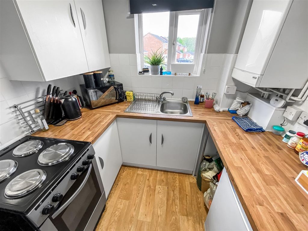 Property photo 2 of 5 Kitchen.Jpg