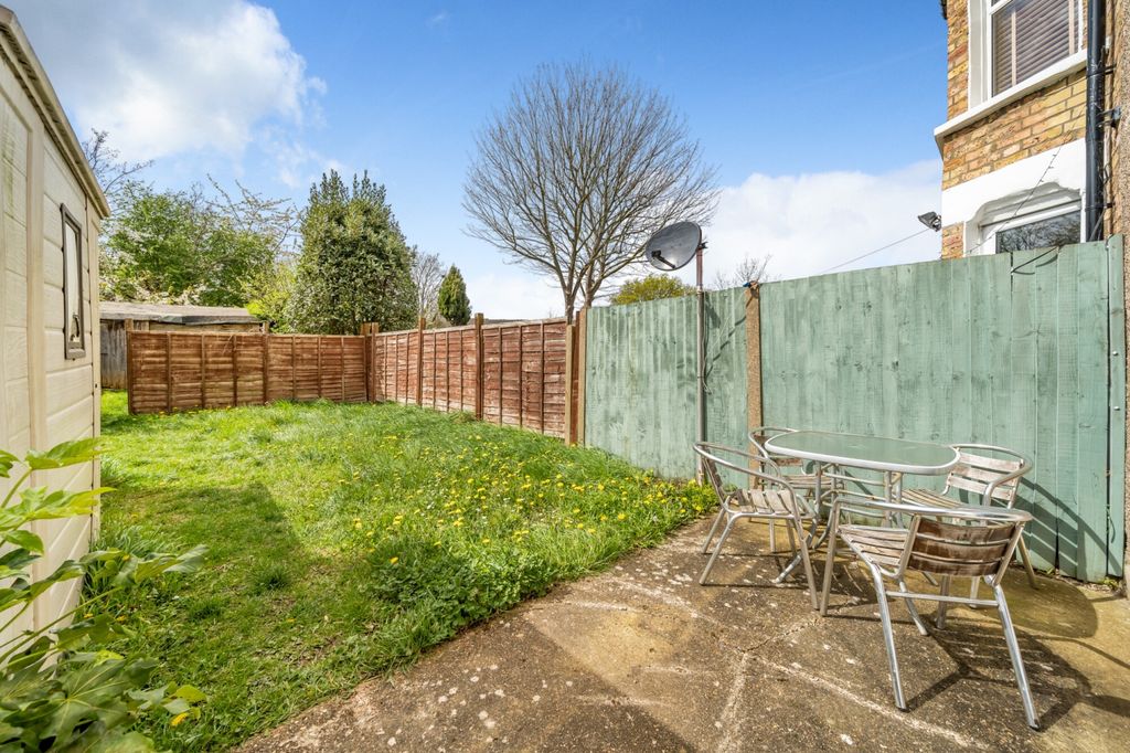 Property photo 3 of 17 Garden