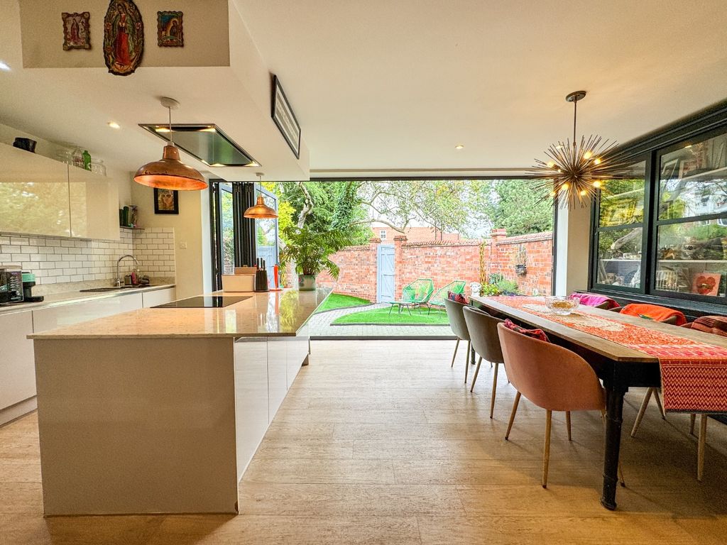 Property photo 2 of 35 4186722