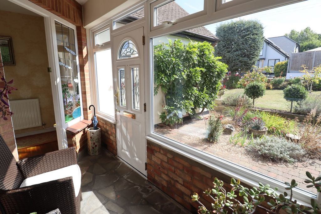 Property photo 2 of 28