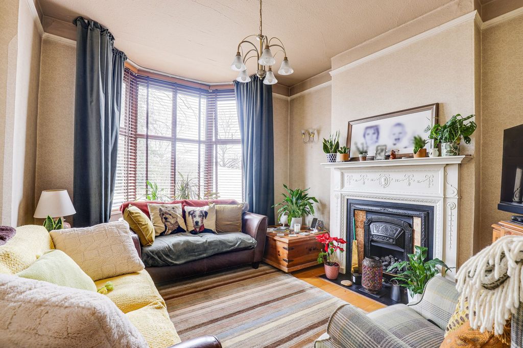 Property photo 2 of 19