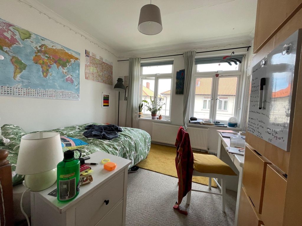 Property photo 3 of 11 Front