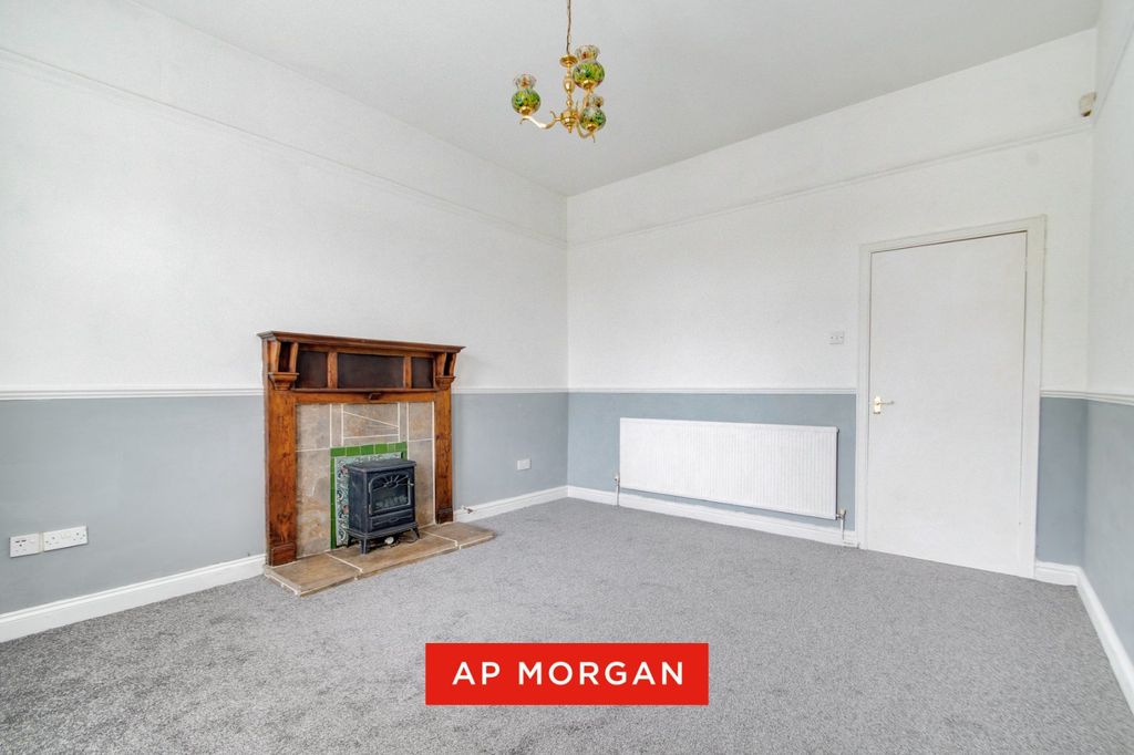 Property photo 3 of 12 Picture No. 02