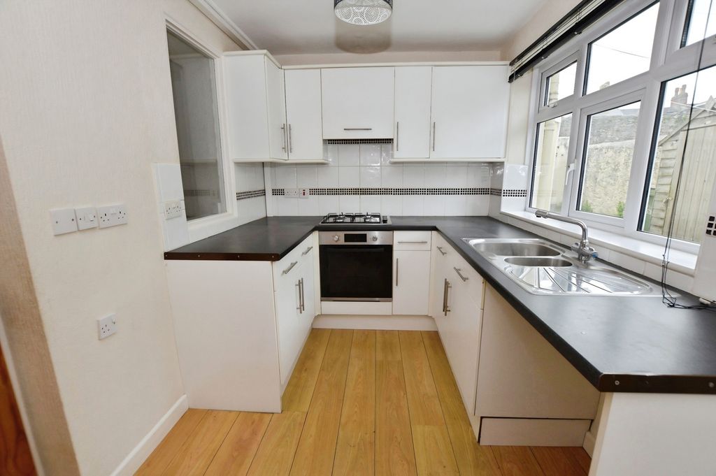 Property photo 3 of 9 3 - Kitchen